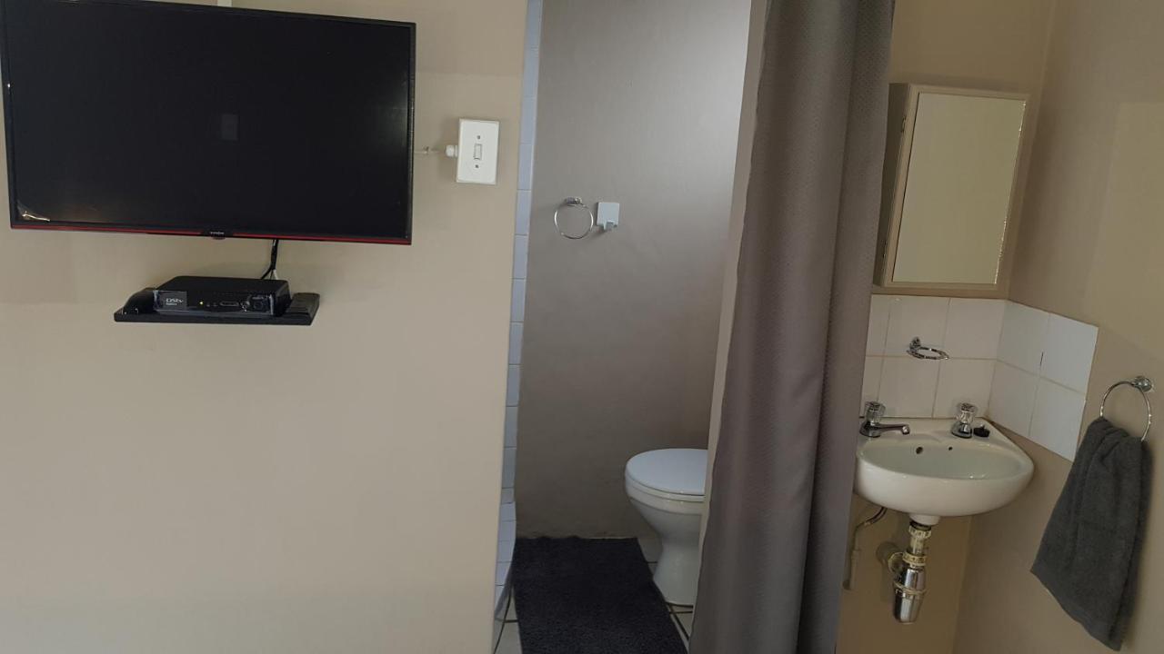Accommodation@Park1285 พริทอเรีย ภายนอก รูปภาพ